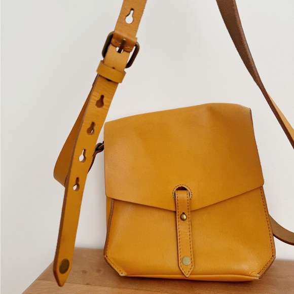 Madewell Brisbane Crossbody Bag - Picture 3 of 14
